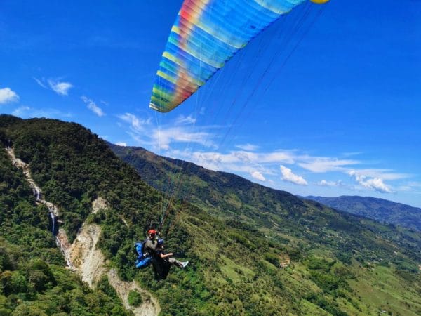 Guatape and paragliding tour